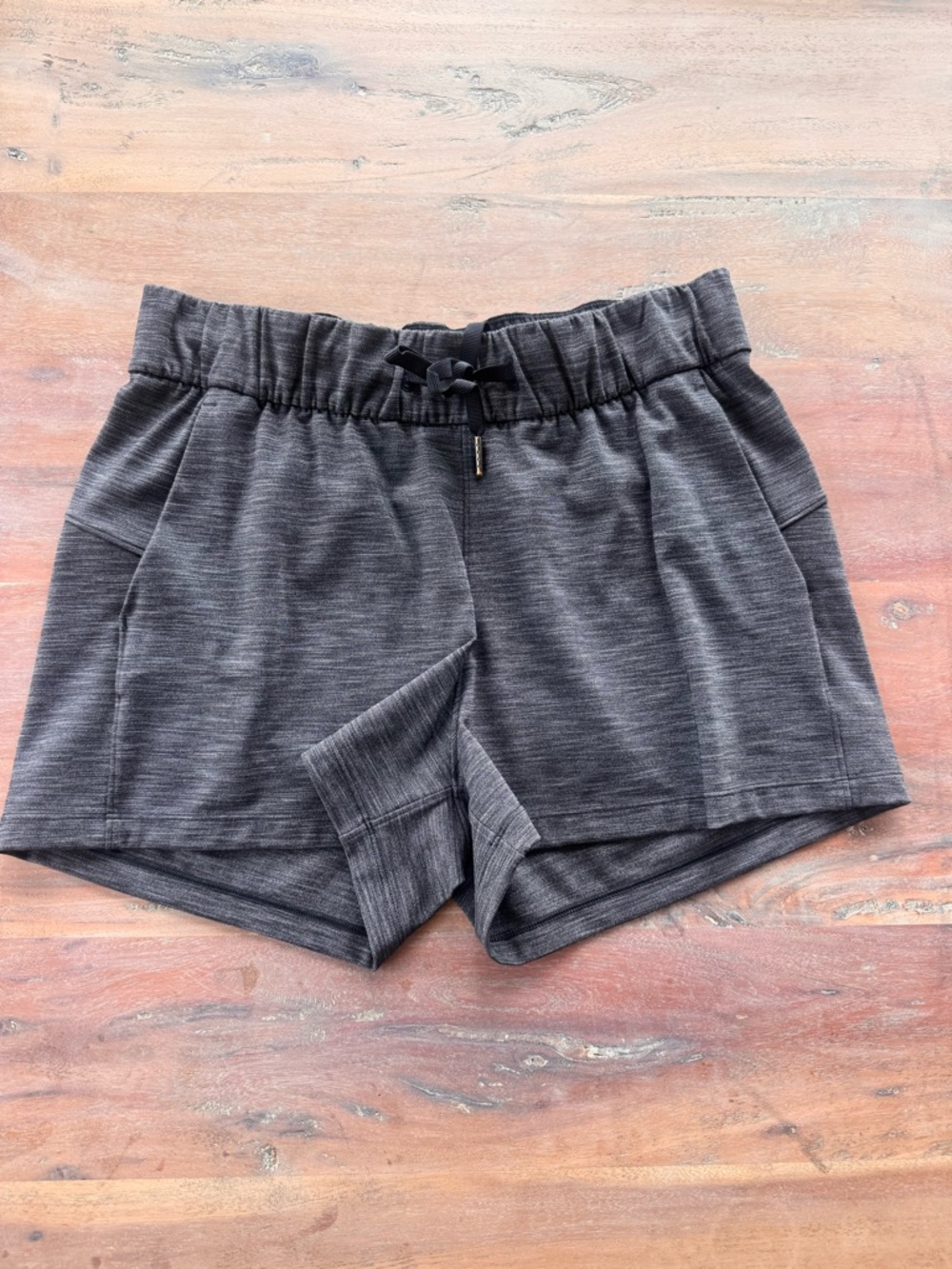 Lululemon On the Fly shorts size 6. LOT OF 5 - Picture 2 of 11